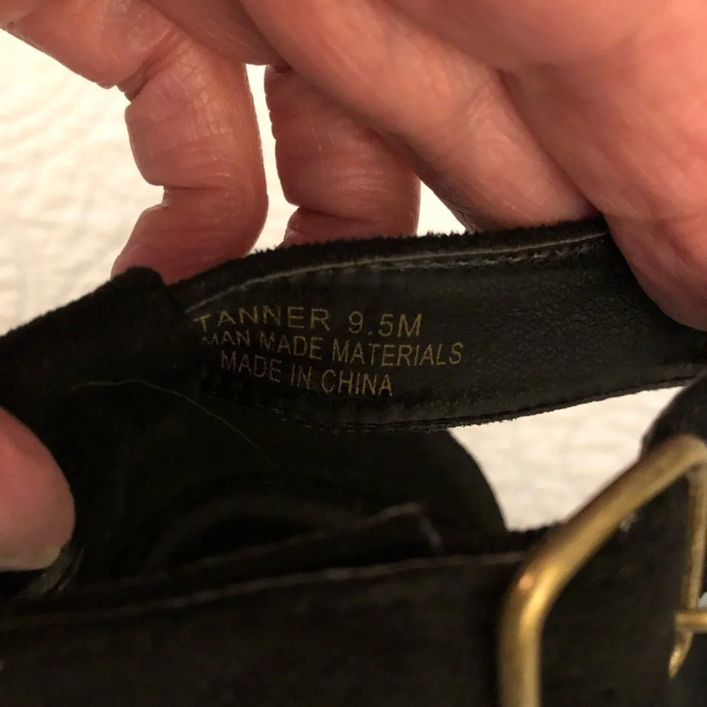 House of Harlow 1960 Tanner platform block heel. Black faux suede. Size 9 1/2. - Picture 9 of 9